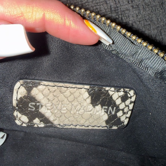 Steve Madden Snake Print Mini Crossbody Camera Bag Gold Chain Beige Black - Picture 14 of 15